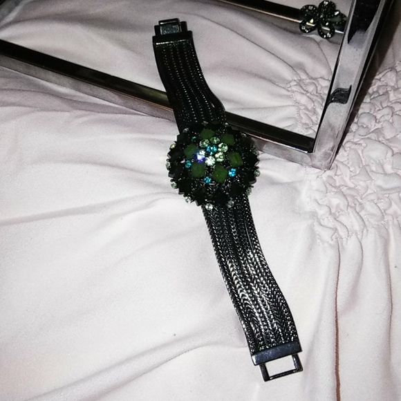 Jewelmint 💎Statement 💐Bracelet - Picture 1 of 8